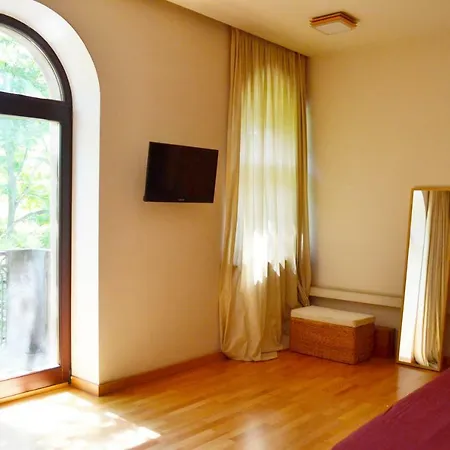 Help Ukrainian Volunteers - Not For Rent Apartment